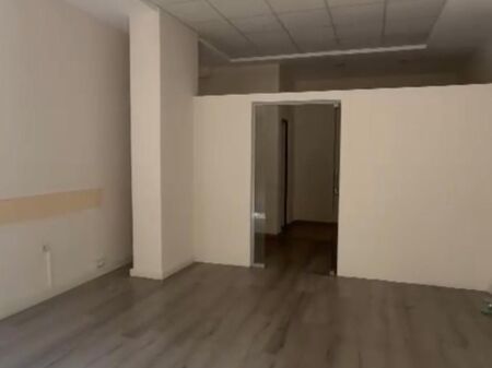 FOR RENT PREMISES IN THE PARIS COMMUNE
