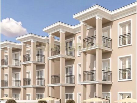 Appartamento 2+1+2 con cortile in vendita a Rolling Hills Lago!