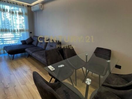 Apartment 1+1 for rent near the staircase at the Paris Municipality