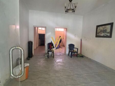 AFFITTASI NEGOZIO 65 M2 PRESSO L'EX RISTORANTE DURRESI 65.000 LEKE