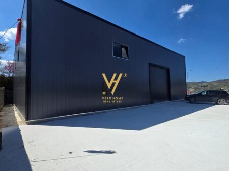 LOCALE PER SERVIZI 460 M2 IN AFFITTO A PEZE – HELMAS 3.220 EURO