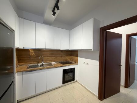 3+1,i mobiluar per here te pare,spar 2 fresk,400 euro