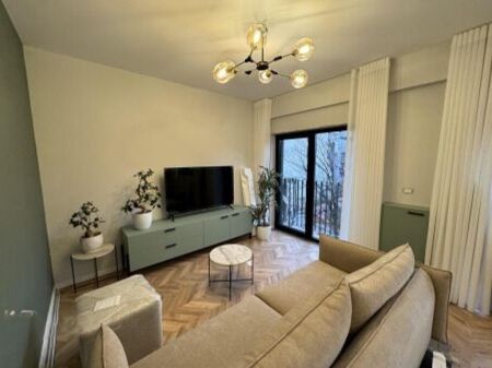 SHITET APARTAMENT 1+1 TEK KISHA KATOLIKE, RRUGA E KAVAJES