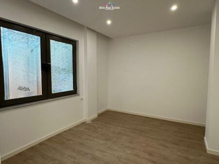 Ufficio in Affitto 1+1 a Ali Dem (ID BZ2913) Tirana