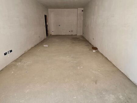 Shitet Apartament 1+1 – Paskuqan