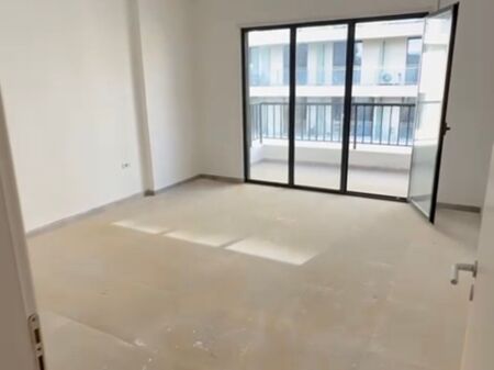  SHITET Apartament 2+1 Me 2 Tualete Dhe Ballkon  Rruga e "Durresit"   