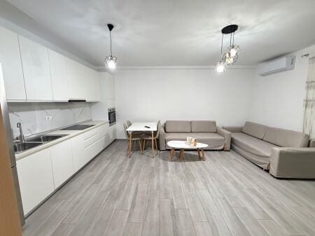 Apartment me qera 3+1+2 Tek 5 Maji