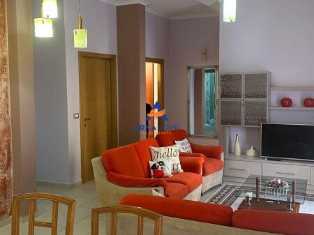 JEPET ME QERA APARTAMENT 3+1+POST PARKIMI "TE KRISTAL CENTER" 85000 LEKE