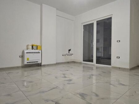 UFFICIO IN AFFITTO 66,6M2 LAPRAKE 600 EURO FH-68654