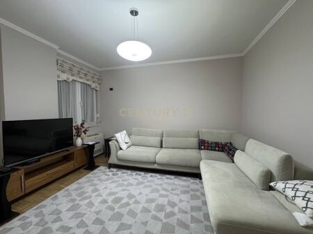 JAPIM ME QIRA 2+1 PRANE POSTES NR. 8 1,000 € /Muaj