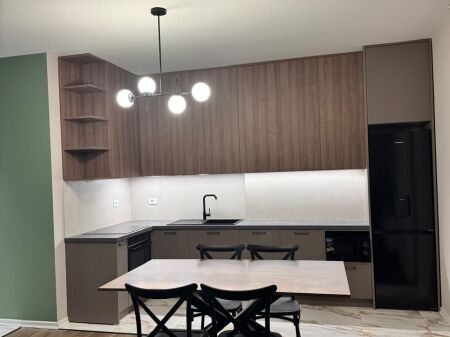 For rent 2+1+2 Trio Tower Don Bosko 80,000 leke