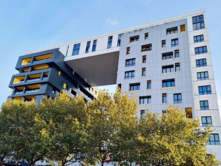 SUPER APARTAMENT NË SHITJE – SQUARE 21