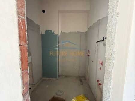 In vendita, Appartamento 2+1+2+Deposito, vicino al Campo di Alidemi, Tirana., Tirana.