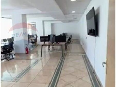 Locale per Uffici in Affitto a Bllok