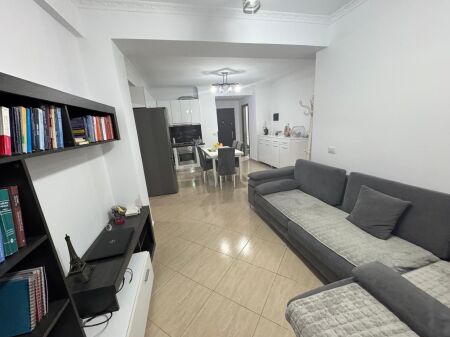 Shitet apartament 3+1+2 tek Rrethi ne Astir
