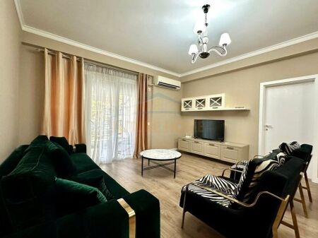 Qera, Apartament 3+1+2, Kopshti Botanik