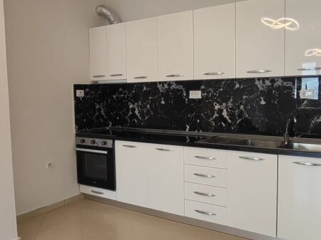 Jepet apartament 2+1 me qira tek Fresku!