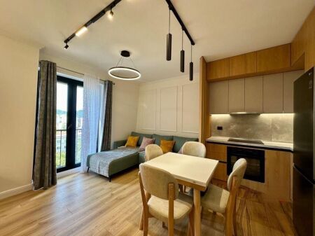 APARTAMENT 1+1 ME QERA NE QENDER