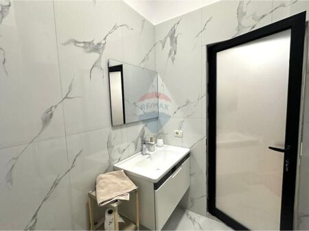 Apartament - Për Shitje - Rruga Ali Demi, Tiranë