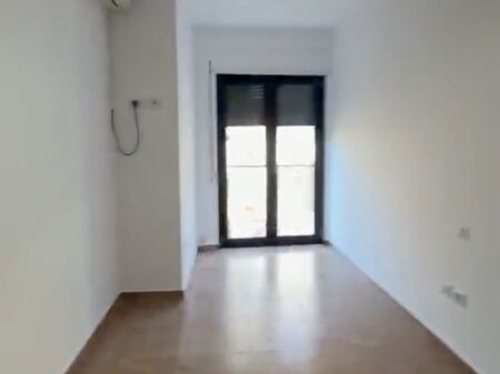 Ufficio in zona Via Elbasani!
