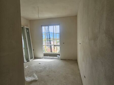 APARTAMENT 2+1 PER SHITJE TEK UNIVERS CITY