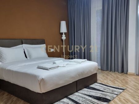 AFFITTASI hotel con 15 camere a Kombinat, 5.000€! 5.000 € /Mese