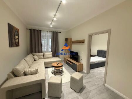 JEPET ME QERA APARTAMENT 2+1 "TEK GARDA,BLLOK" 850 EURO