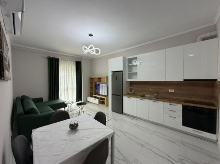 Apartament 1+1 per qira tek Porta Tirane e Re ne Sauk.