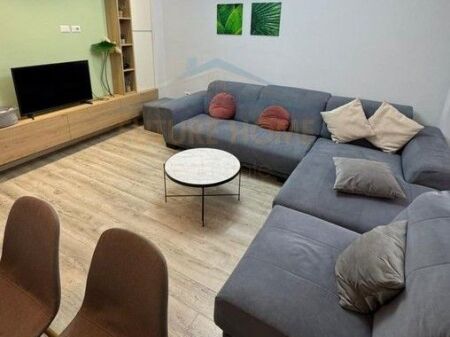 Qira, Apartament 3+1+2, Stacioni Trenit, Tiranë.