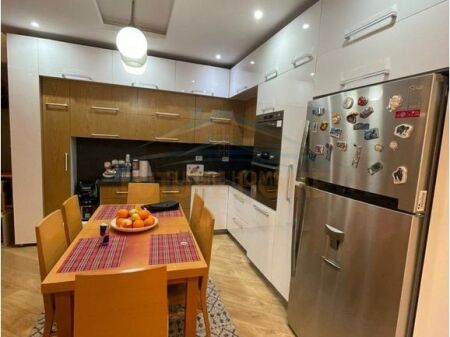In vendita, Appartamento 2+1+2, Residenza Sona, Lago Secco, Tirana