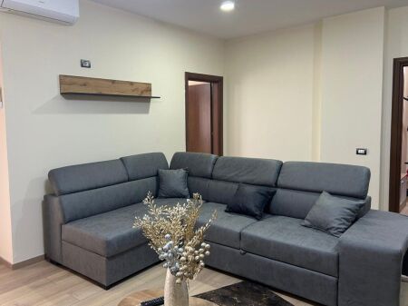  Appartamento in Affitto – Via Kavajës (di fronte a Delijorgjit)