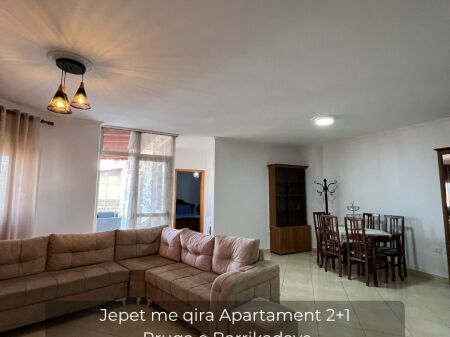 Jepet me qira apartament 2+1 në Rrugën e Barrikadave