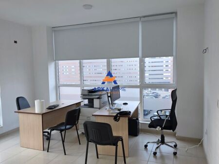 LOCALE IN AFFITTO PER UFFICI 65M2 "VIA JORDAN MISJA, NUOVO BOULEVARD, TIRANA" 500 EURO