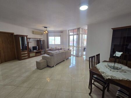 JEPET ME QIRA APARTAMENT 2+1 TEK RRUGA E BARRIKADAVE