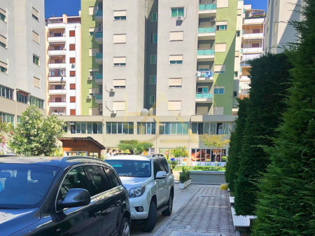Garage in vendita – Vlora, Via Pavarësia