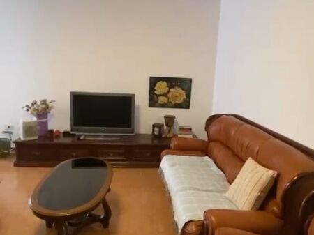 🏡 Apartament 1+1 për Shitje – Komuna e Parisit (tek Lulishtja)