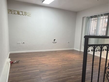 NEGOZIO IN AFFITTO DUPLEX 32 M2 VIA DURRES 55.000 LEKE FH-69240