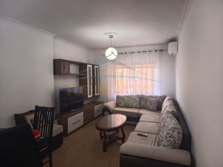 Affitto, Appartamento 4+1+2 , Via Mine Peza, Tirana