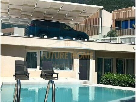 In Vendita, Villa Attaccata + Casa Ospiti, Green Coast Residence