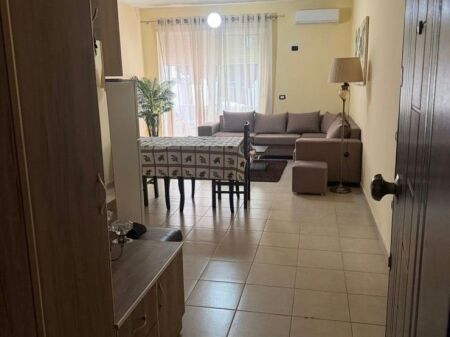 2+1,i mobiluar ,radisoni liq i thate,550 euro