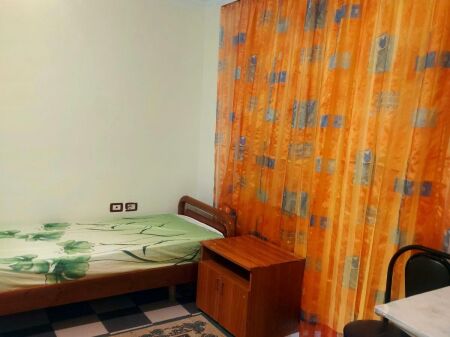 MONOLOCALE IN AFFITTO - NEL CENTRO DI TIRANA, VICINO AGLI EDIFICI DI 9 PIANI