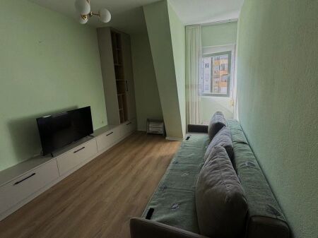 Shitet, Apartament 2+1, Rruga e Kavajës, Tiranë.