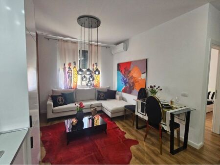 Apartment 1+1 for sale at 21 Dhjetori!