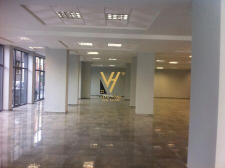 LOCALE COMMERCIALE 415 M2 IN AFFITTO A SELVIA 480.000 LEKE
