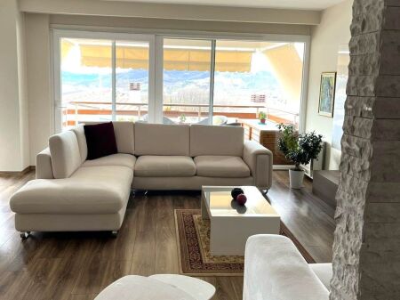  Long Hill Residence  Affitto Appartamento 2+1