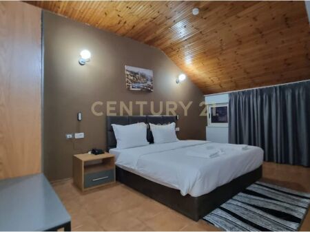 AFFITTASI hotel con 15 camere a Kombinat, 5.000€!