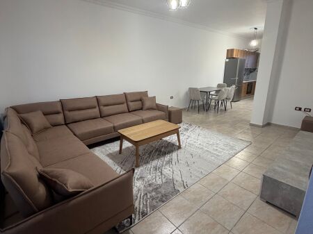 Affittasi appartamento 2+1 presso l'ex URT Durres