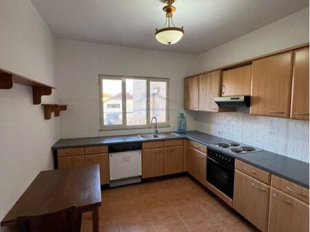 Qera, Apartament 3+1+2, Ish Stacioni i Trenit, Tiranë