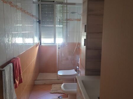 Jepet me qera apartament ne Durres