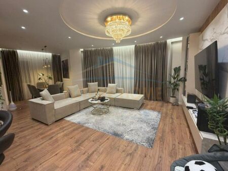 In vendita, Appartamento 3+1+2, Lago Secco, Tirana